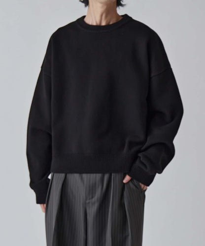 短款圓領針織上衣