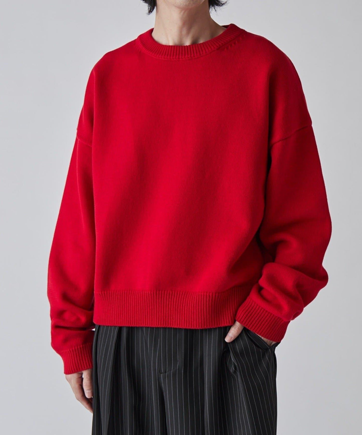 短款圓領針織上衣