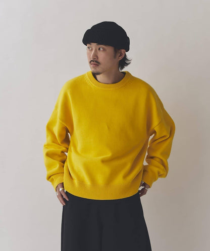 短款圓領針織上衣