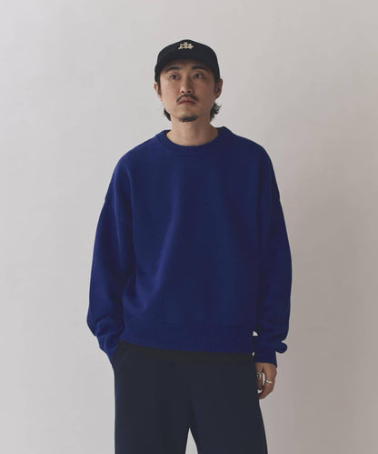 短款圓領針織上衣