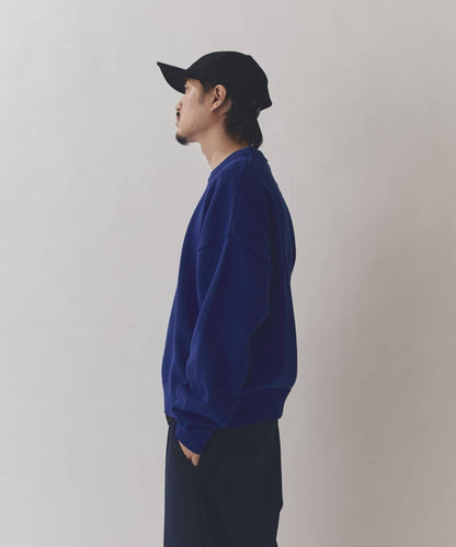 短款圓領針織上衣