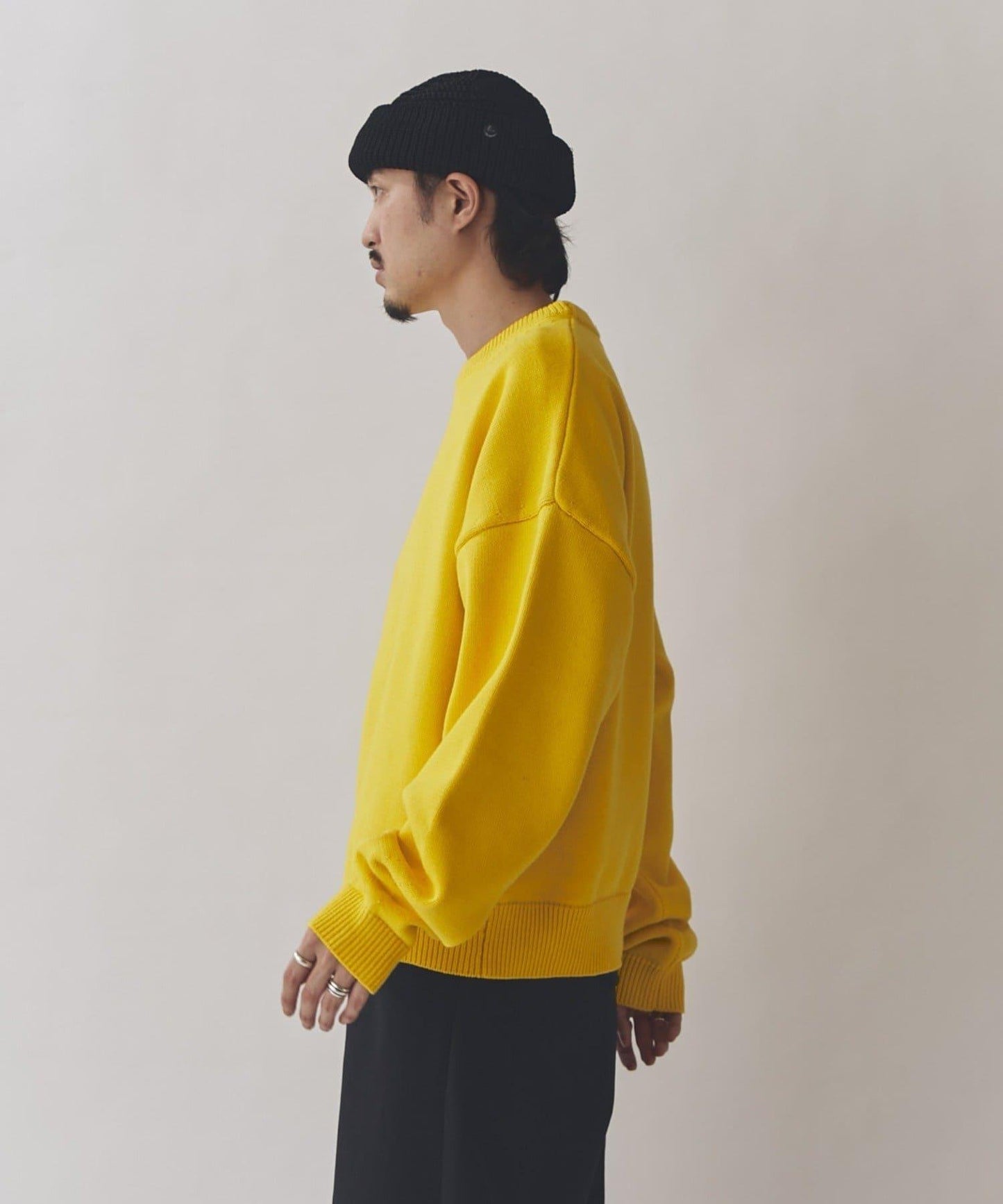 短款圓領針織上衣