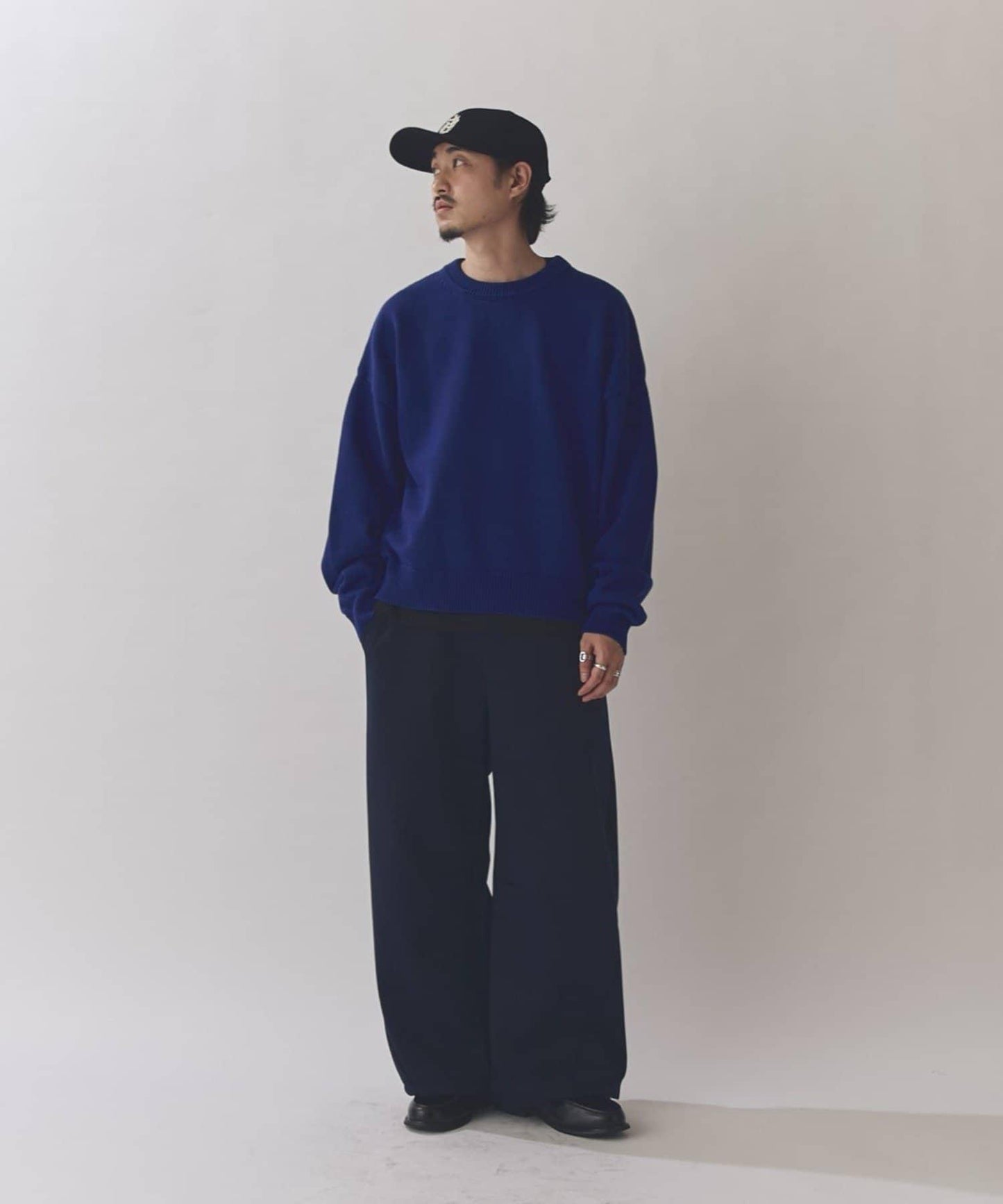 短款圓領針織上衣