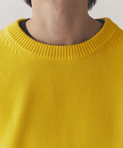 短款圓領針織上衣