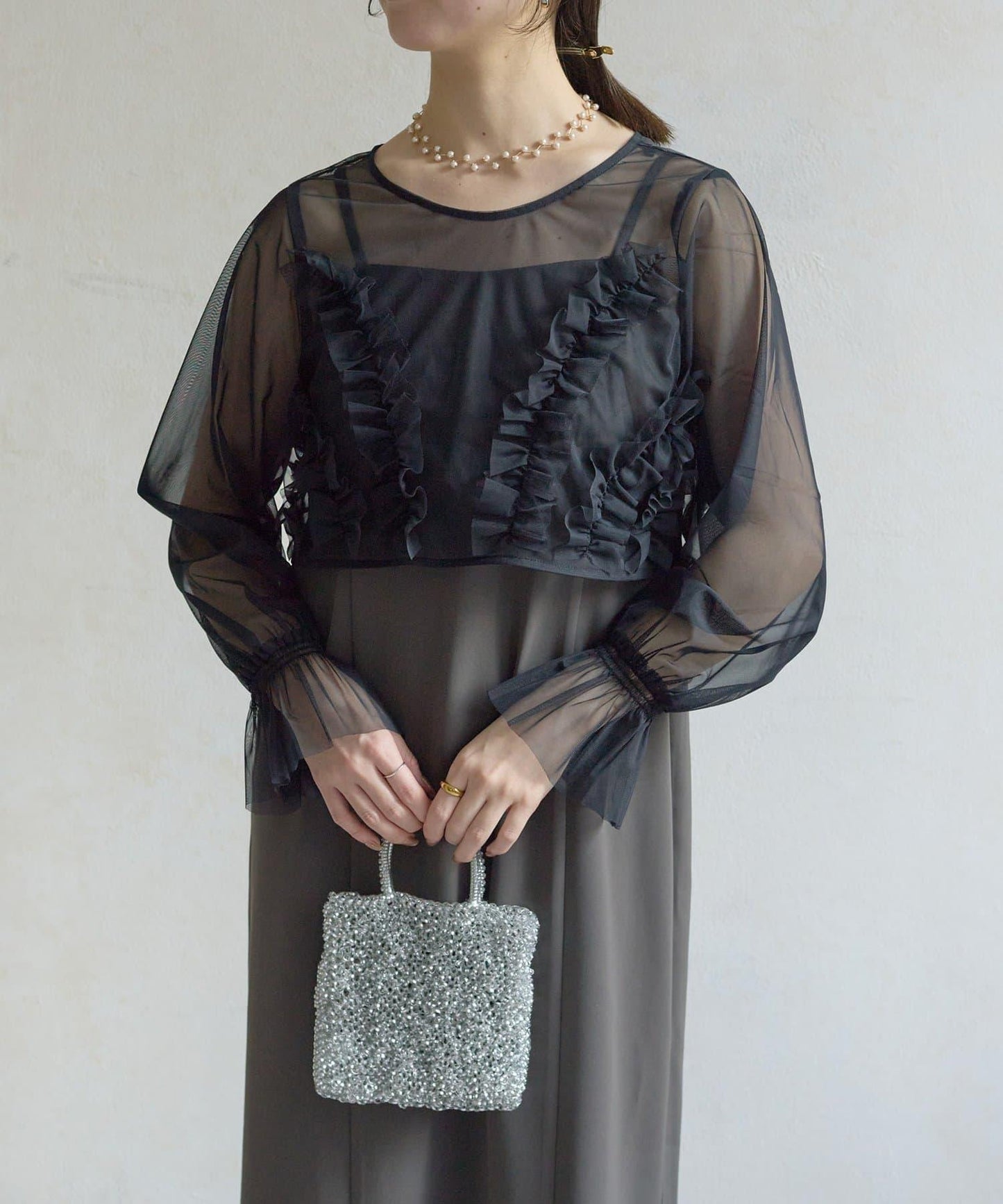 網紗荷葉邊小披肩 + 窄版吊帶連衣裙套裝