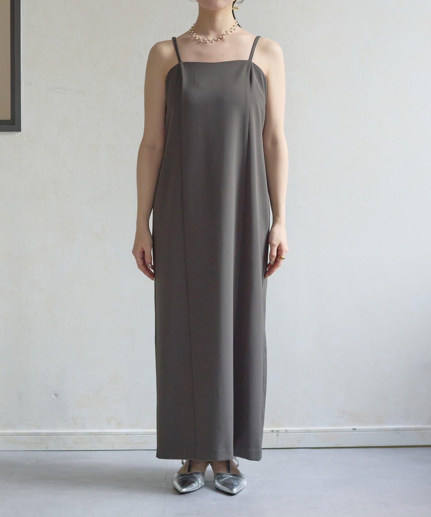 網紗荷葉邊小披肩 + 窄版吊帶連衣裙套裝