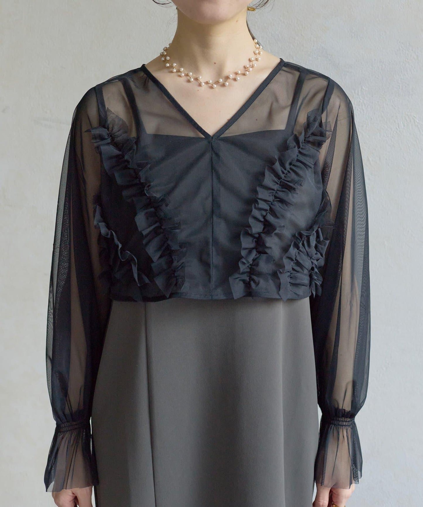 網紗荷葉邊小披肩 + 窄版吊帶連衣裙套裝