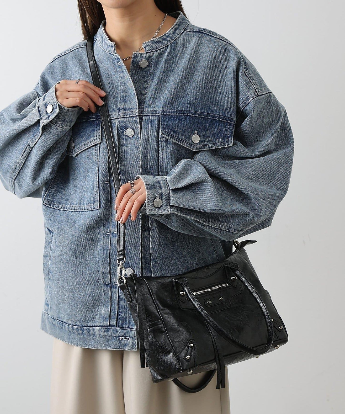 鉚釘裝飾手提包