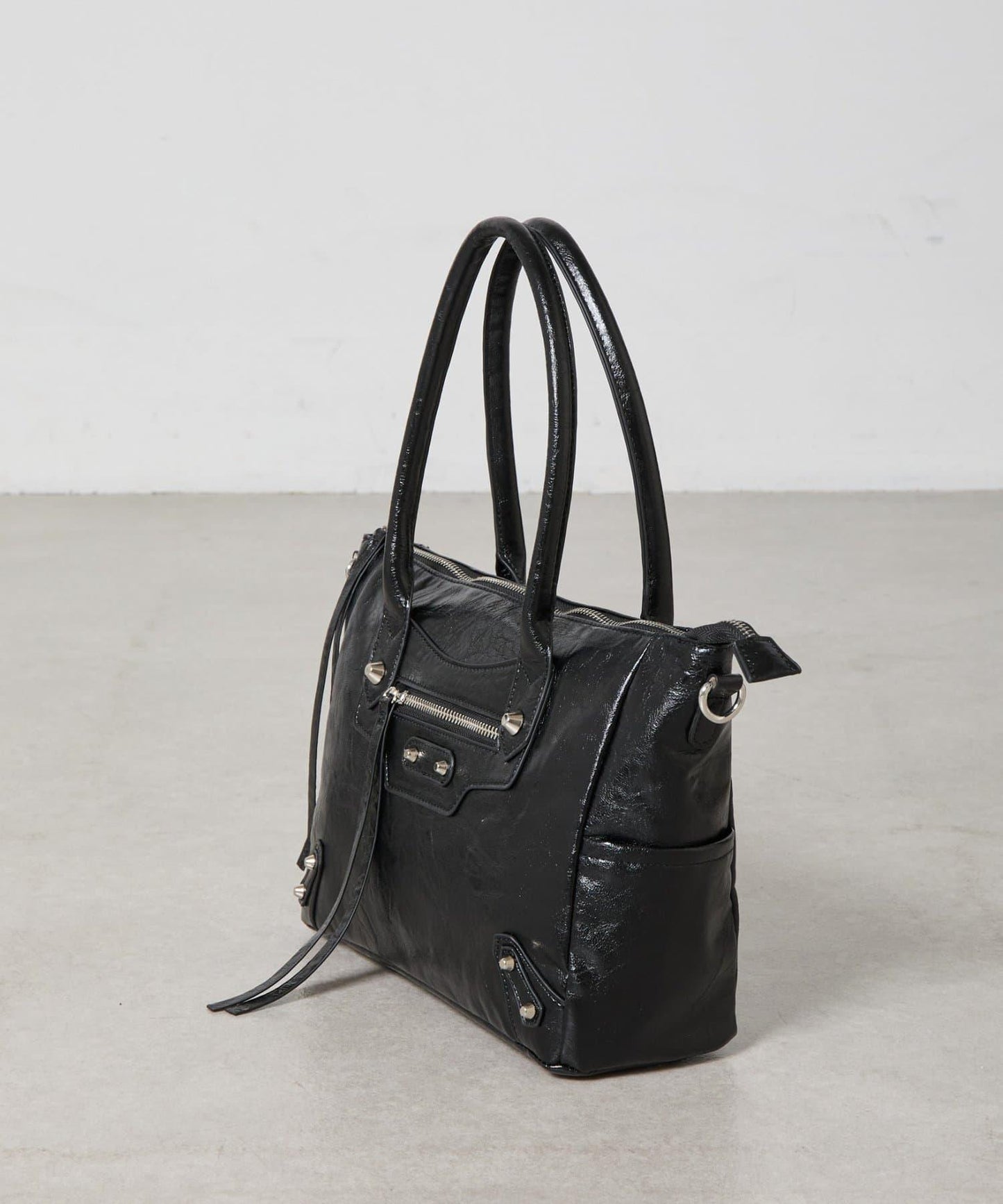 鉚釘裝飾手提包