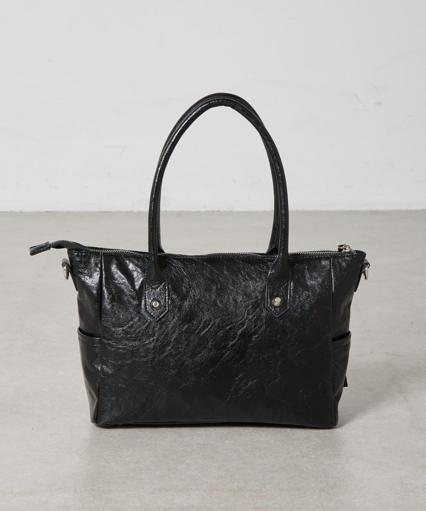 鉚釘裝飾手提包