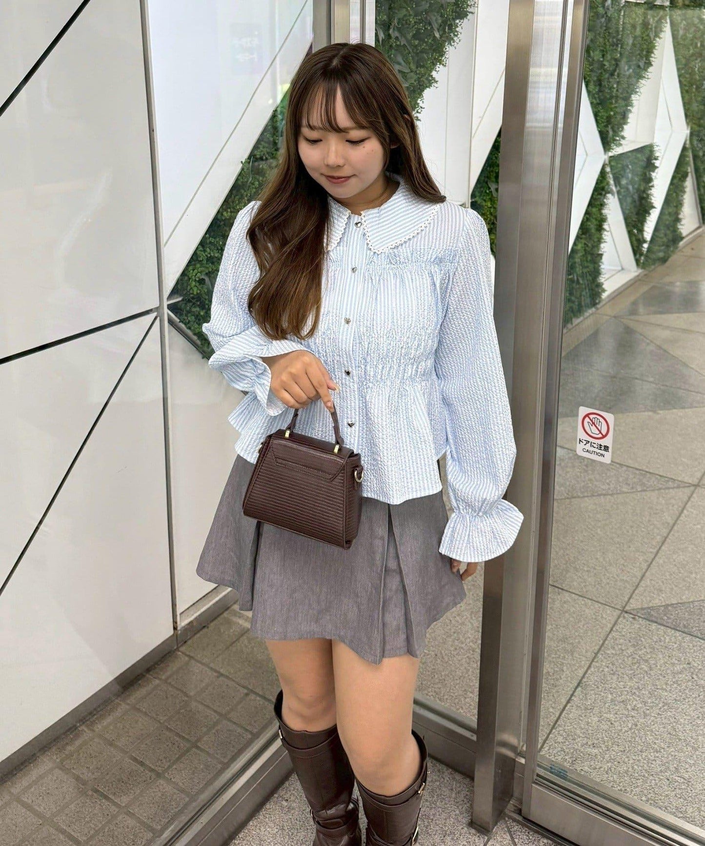 抽褶荷葉下襬女襯衫