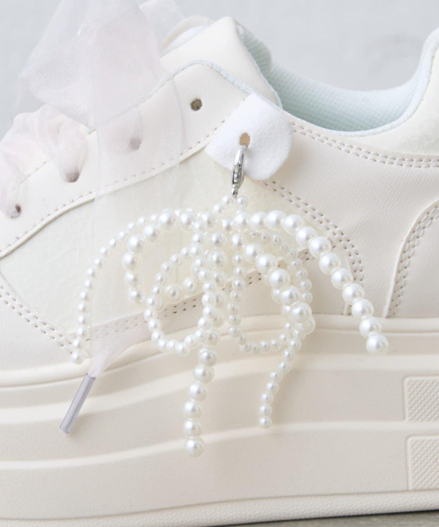 《カスタム可能◎》 吊飾薄紗蝴蝶結 運動鞋