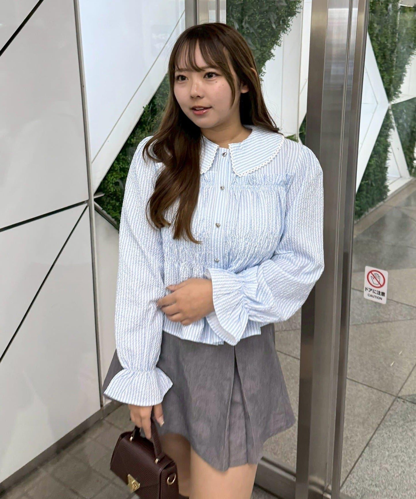 抽褶荷葉下襬女襯衫