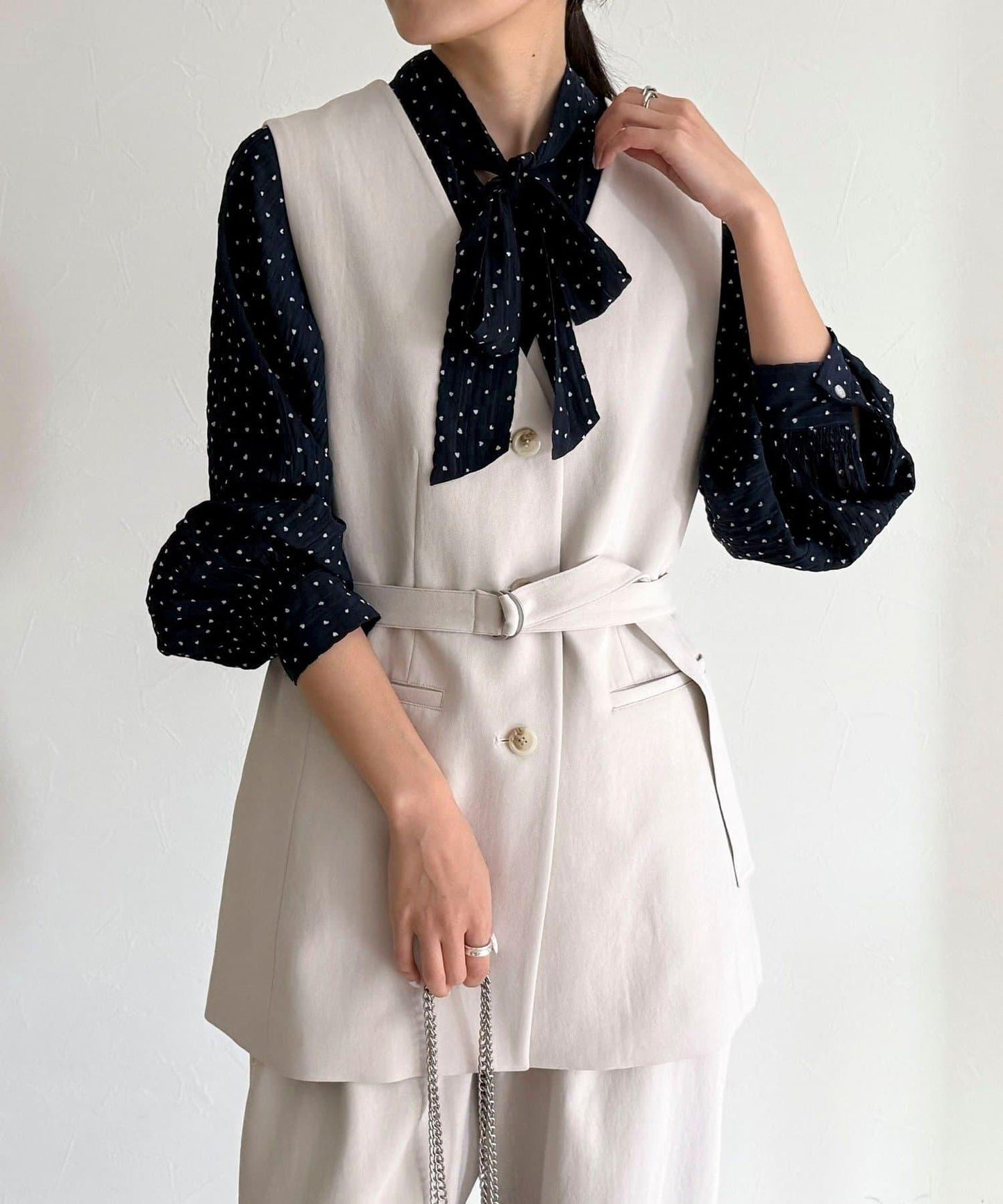 可成套搭配 柔滑斜紋 帶腰帶 馬甲