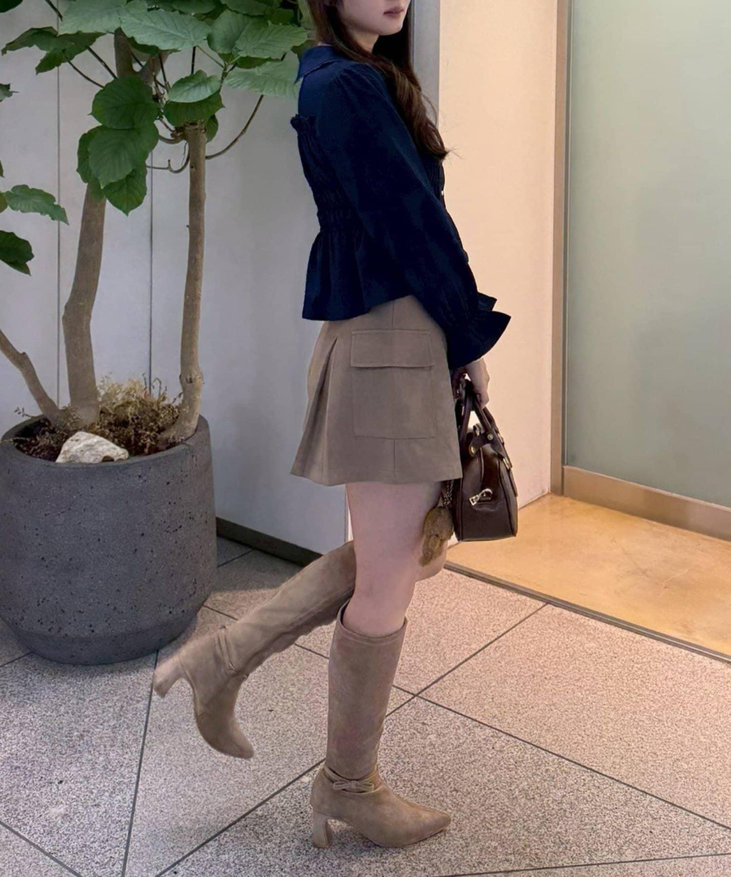 抽褶荷葉下襬女襯衫