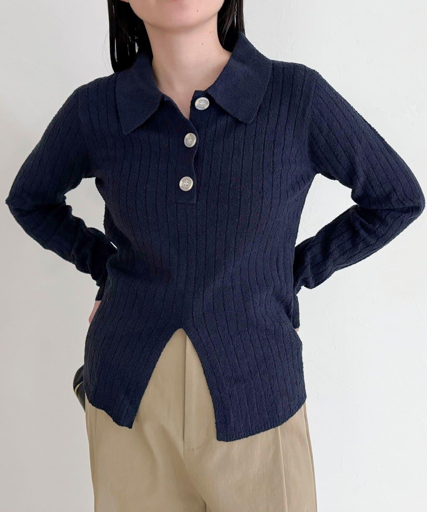 前中開叉 有領設計 套頭上衣