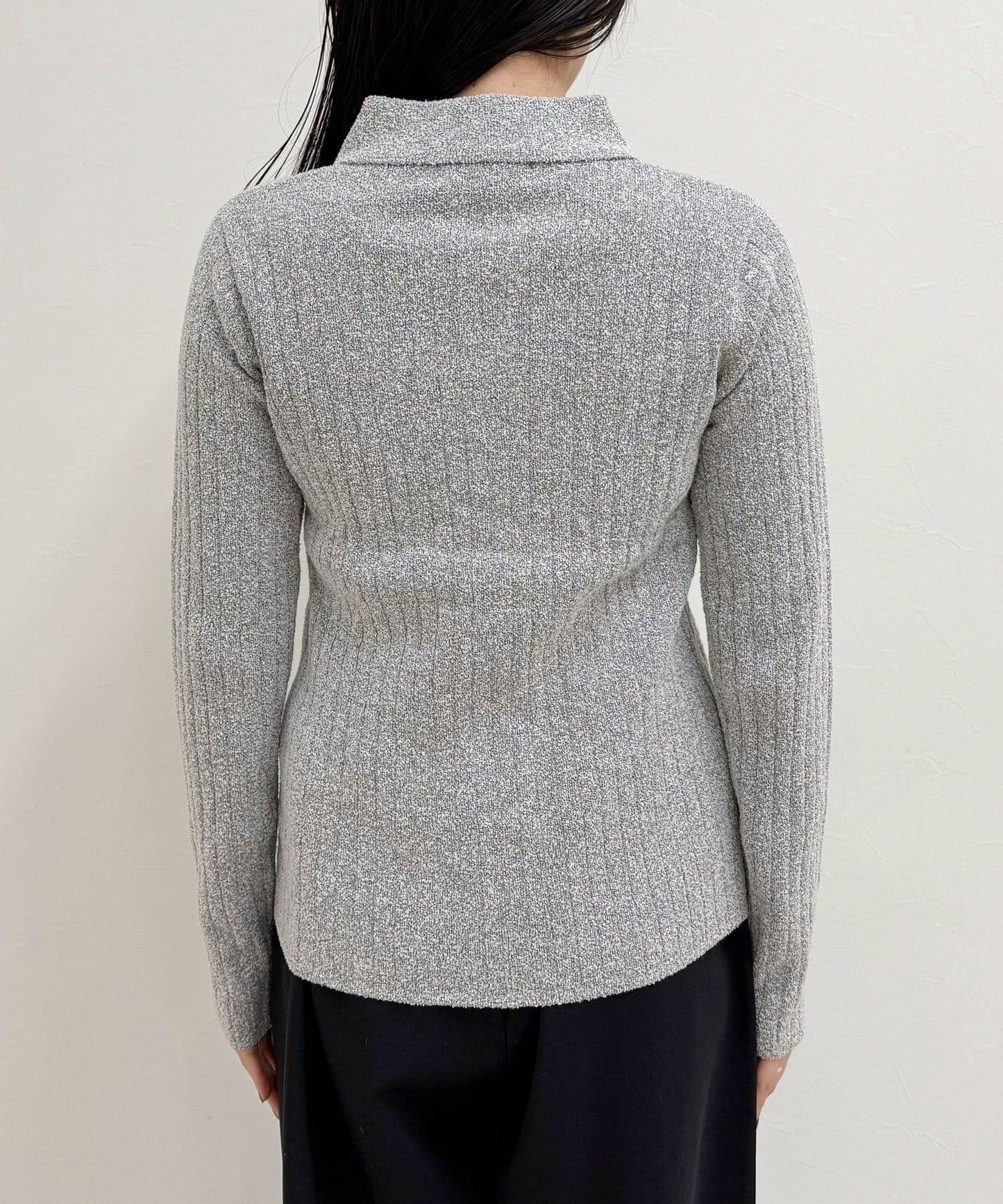 前中開叉 有領設計 套頭上衣