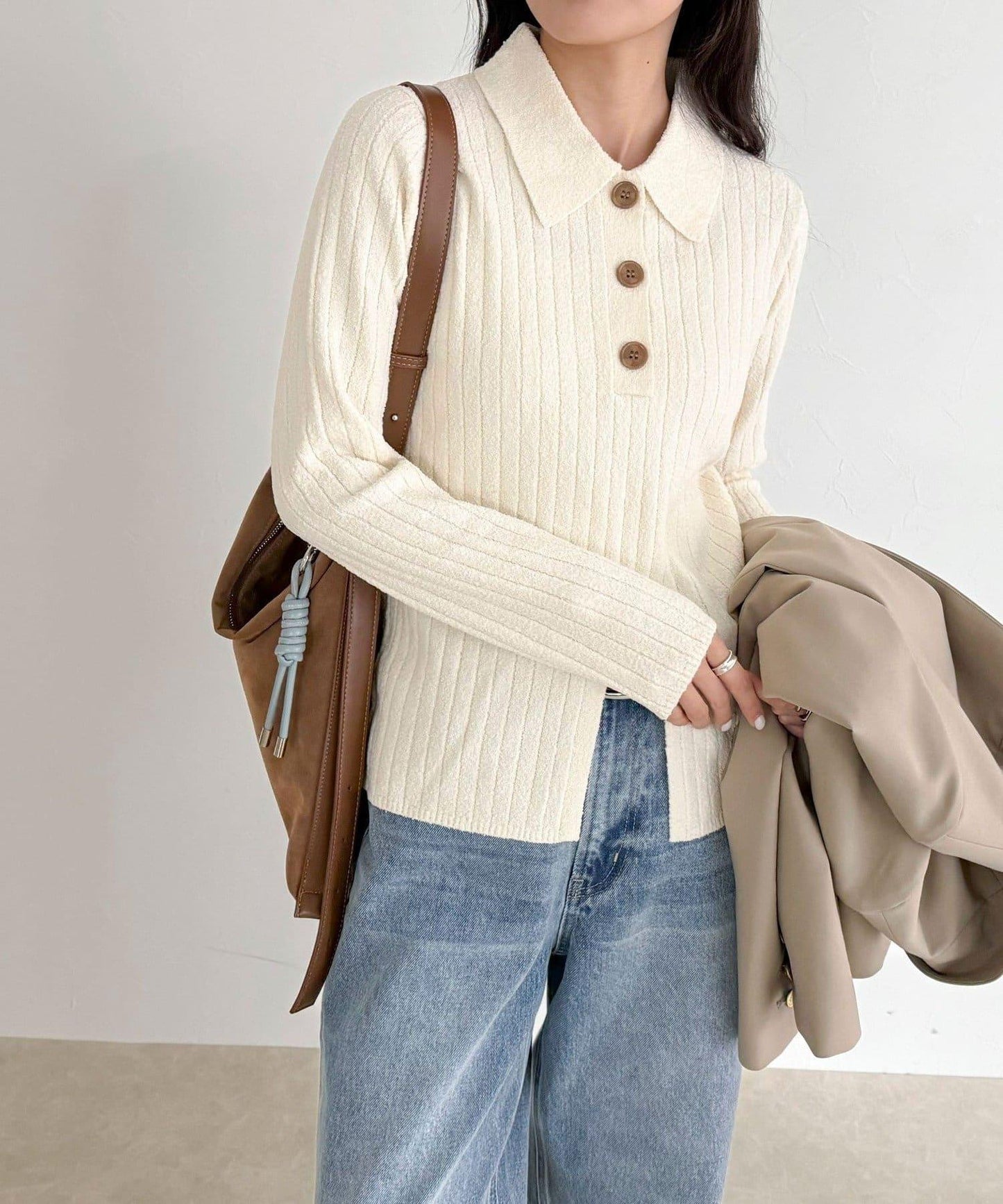 前中開叉 有領設計 套頭上衣