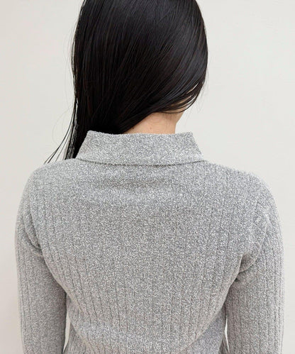 前中開叉 有領設計 套頭上衣