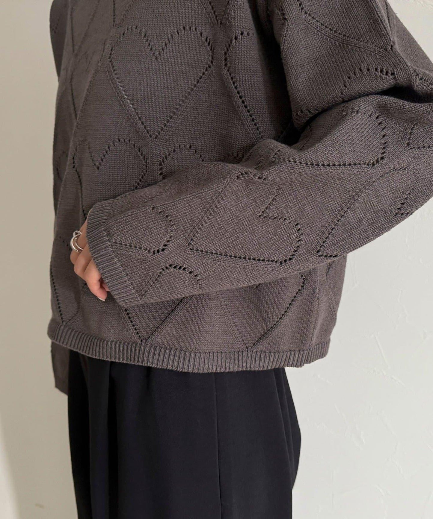 LINEN混紡愛心鏤空針織衫