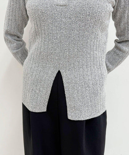 前中開叉 有領設計 套頭上衣