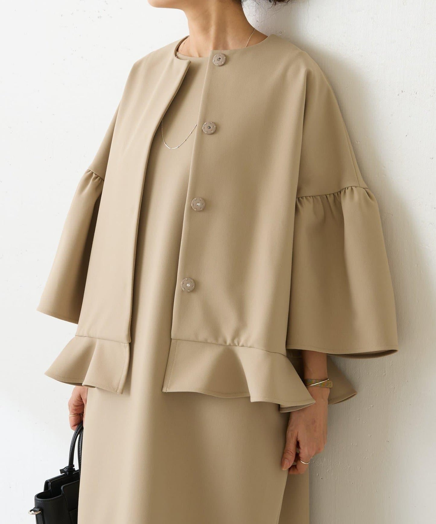 LIVETART 下襬荷葉邊夾克