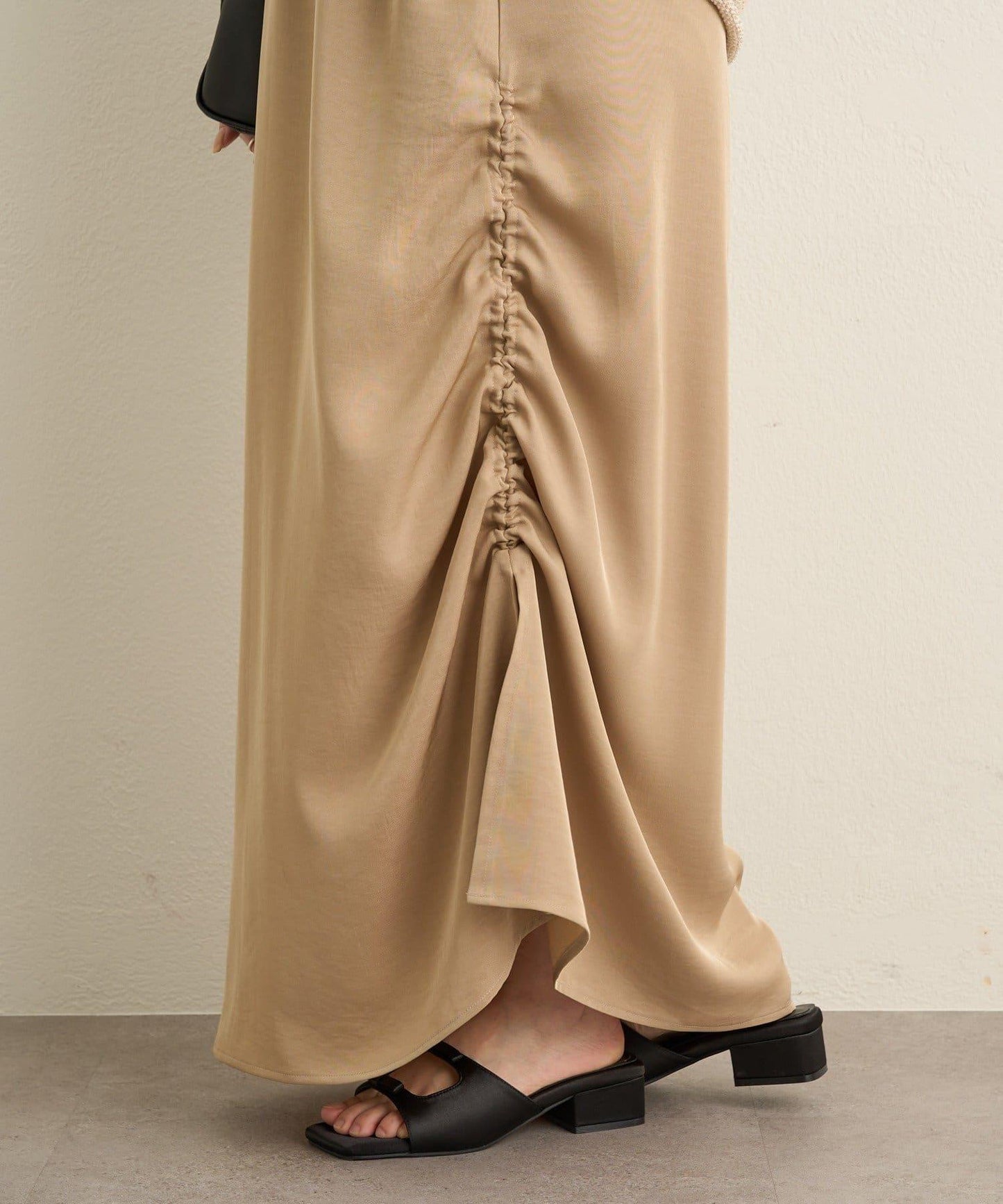 側抽褶設計 半身裙