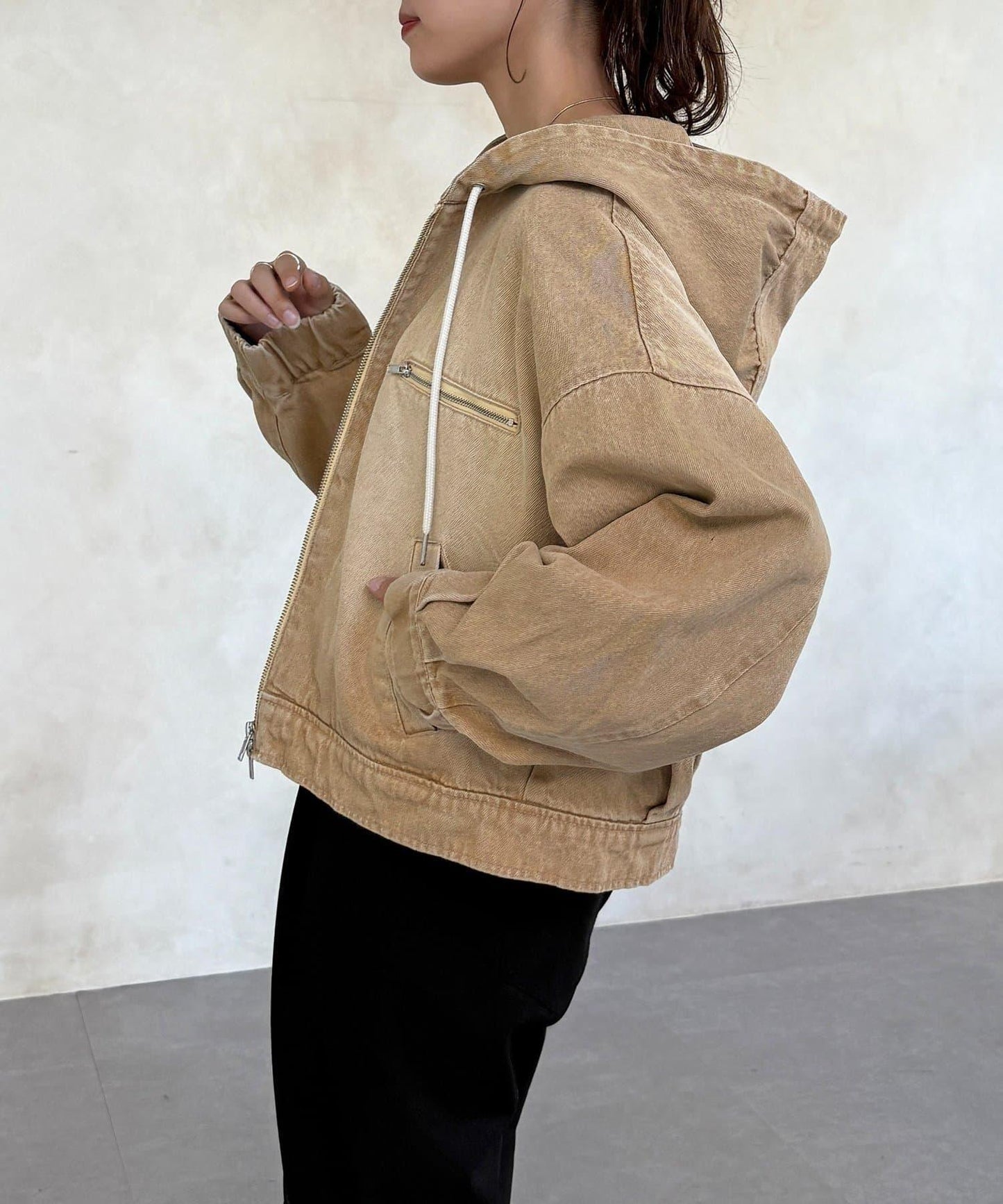 鴨子短款拉鍊衛衣