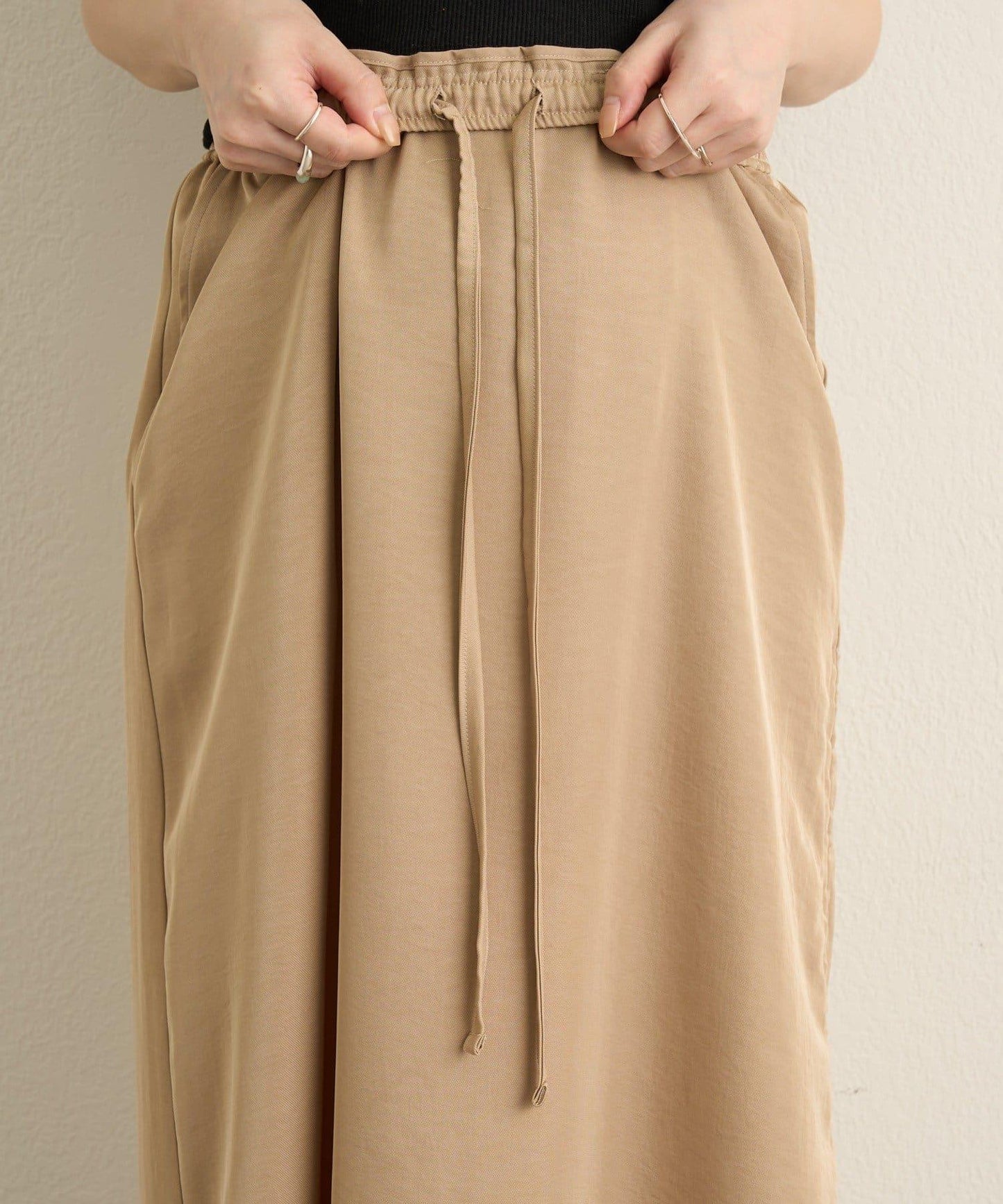 側抽褶設計 半身裙