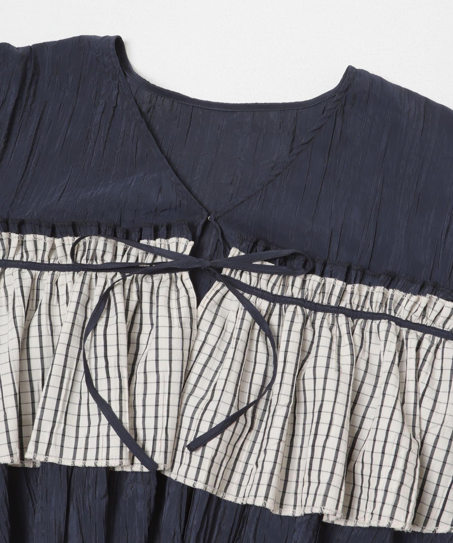 荷葉邊層疊設計 女襯衫