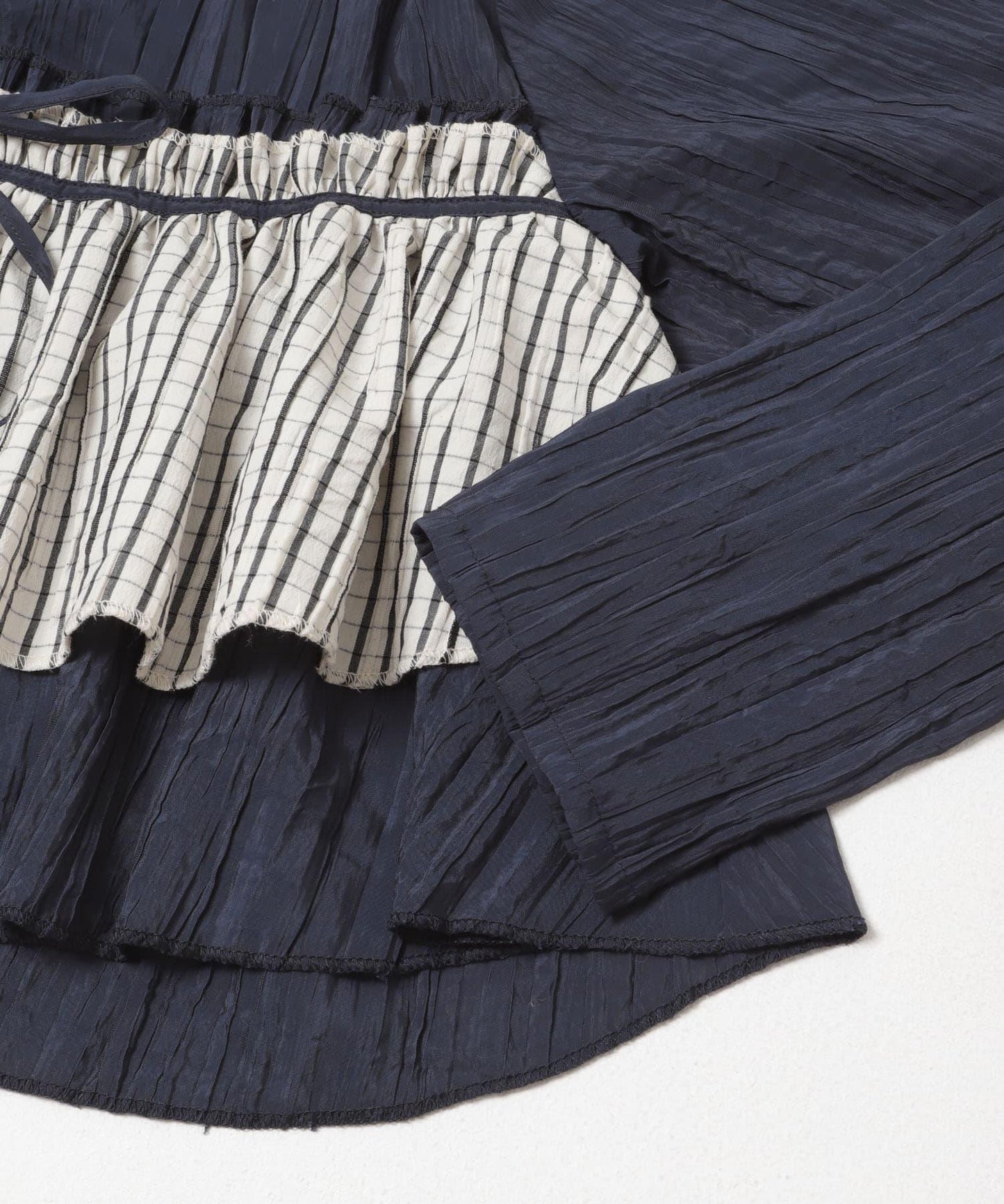 荷葉邊層疊設計 女襯衫