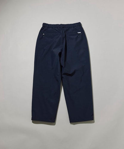 聯名 GORE-TEX WINDSTOPPER PACKABLE 套裝可搭配 休閒褲