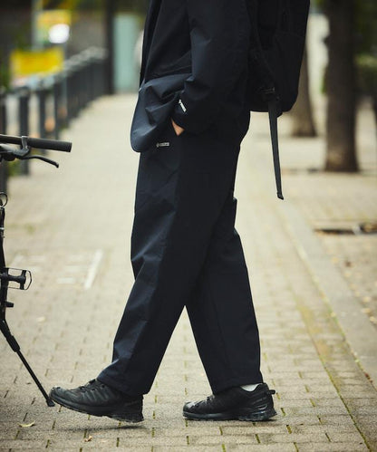 聯名 GORE-TEX WINDSTOPPER PACKABLE 套裝可搭配 休閒褲