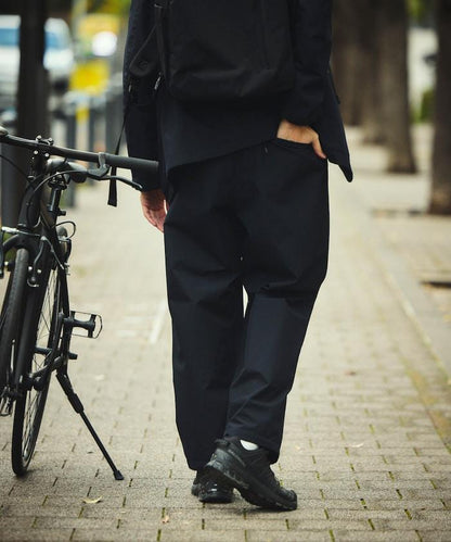 聯名 GORE-TEX WINDSTOPPER PACKABLE 套裝可搭配 休閒褲