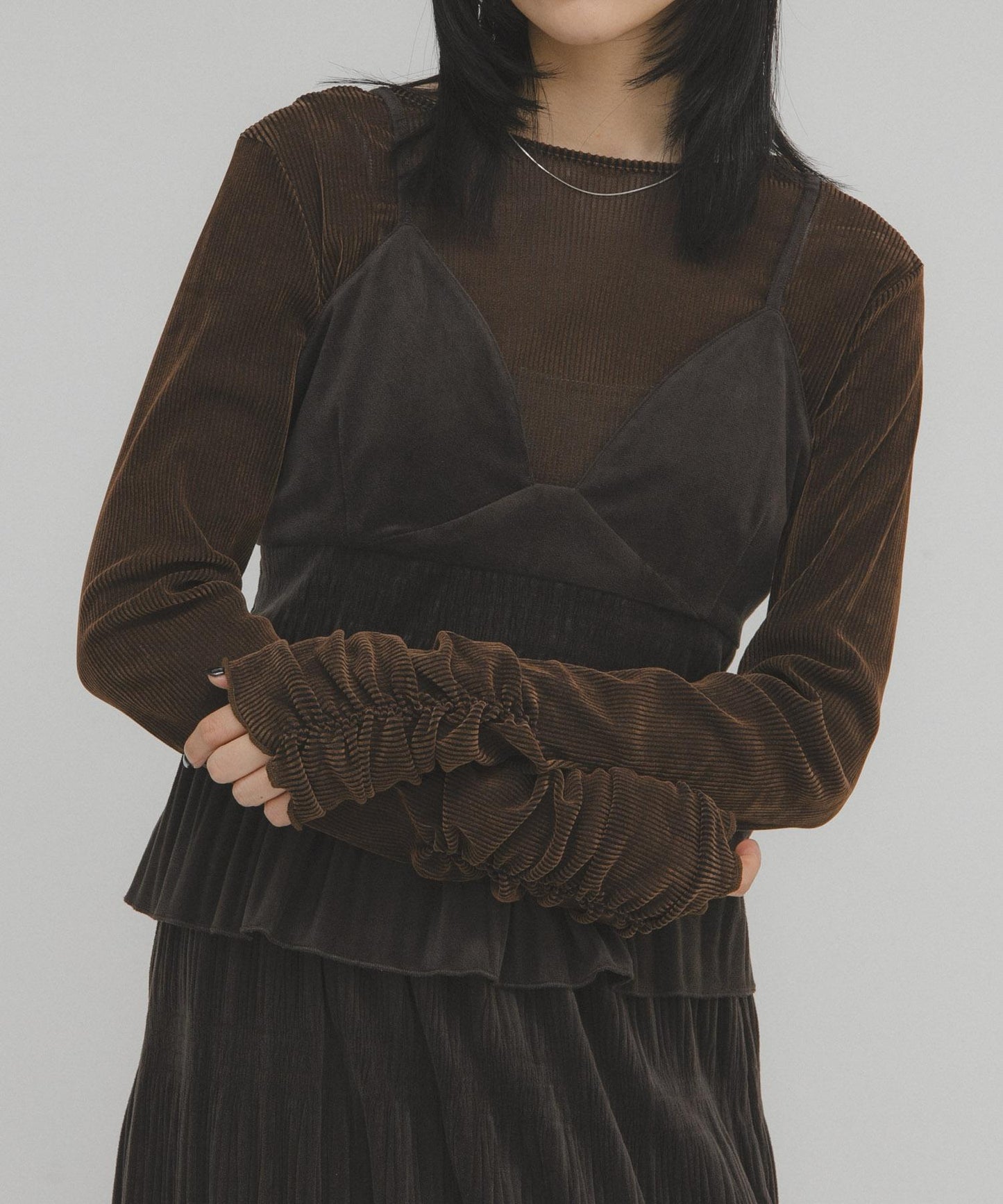 透視天鵝絨褶皺袖上衣