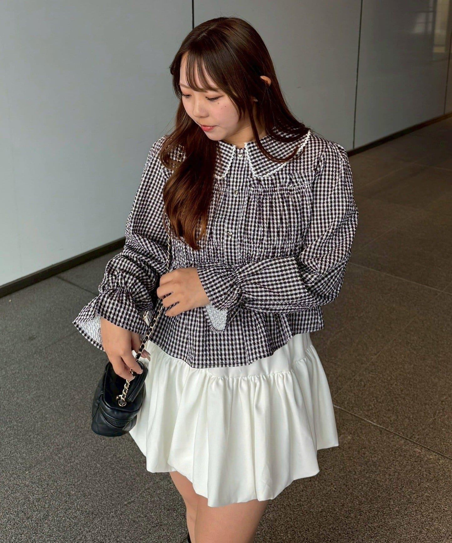 抽褶荷葉下襬女襯衫