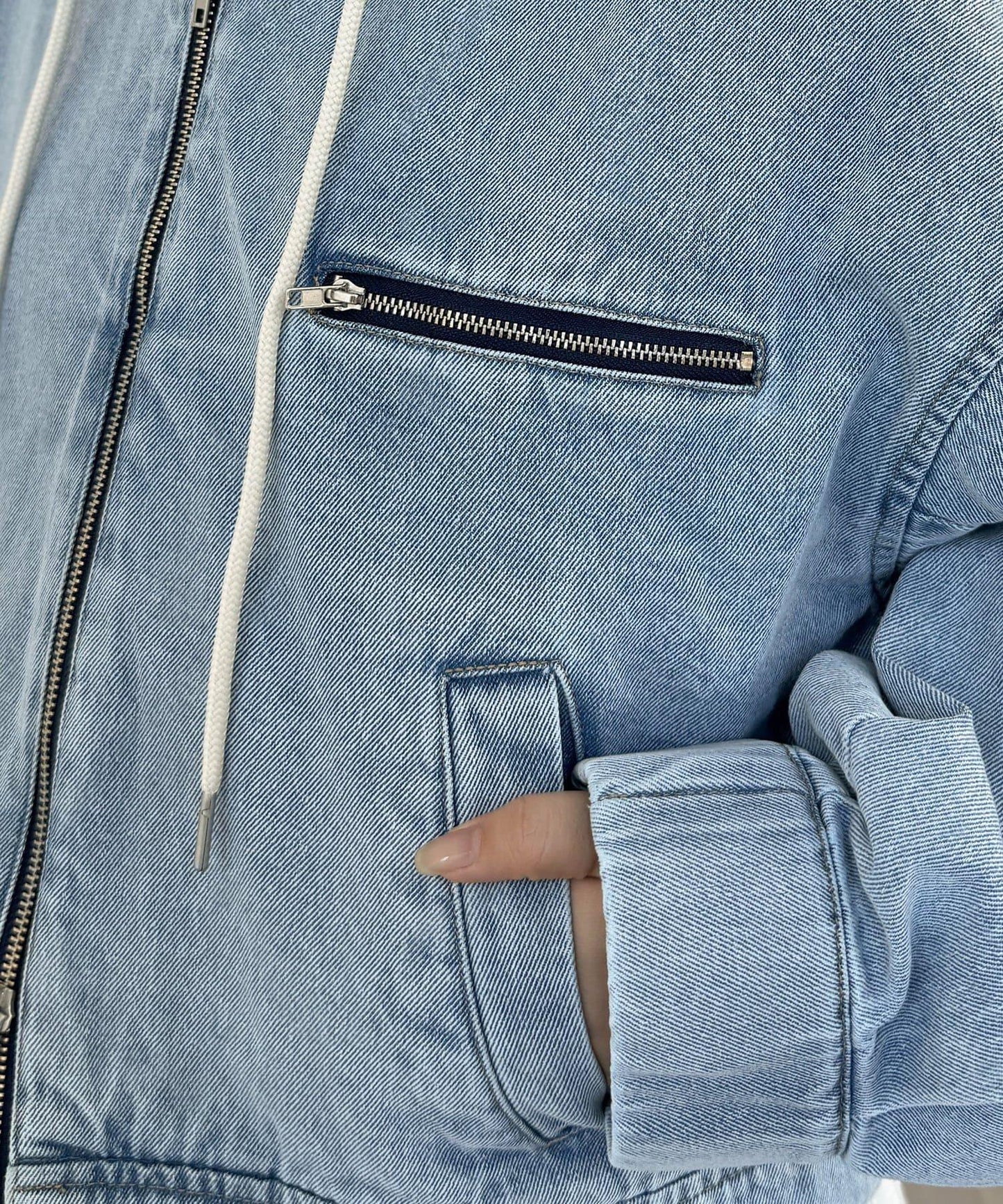 鴨子短款拉鍊衛衣