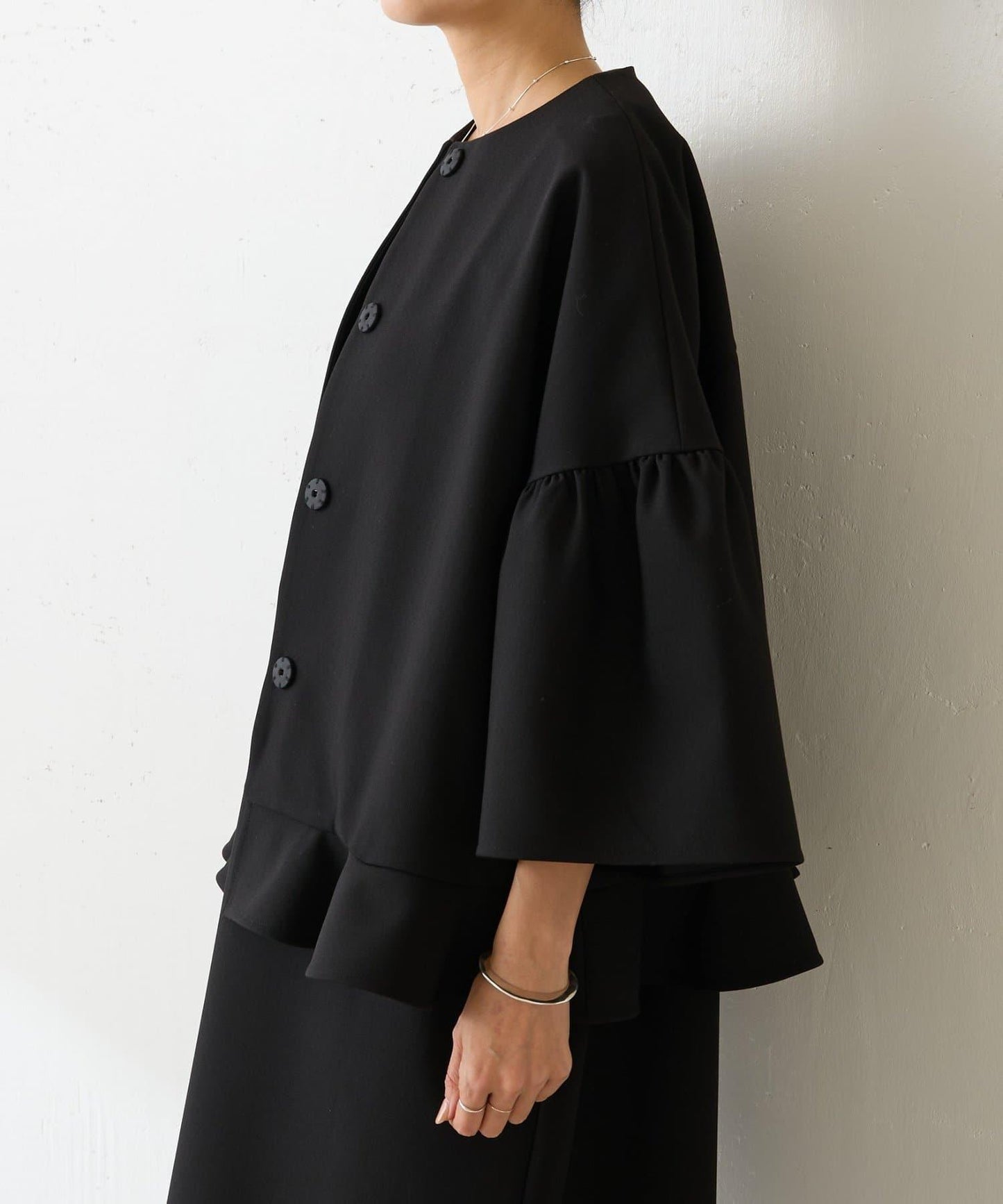 LIVETART 下襬荷葉邊夾克