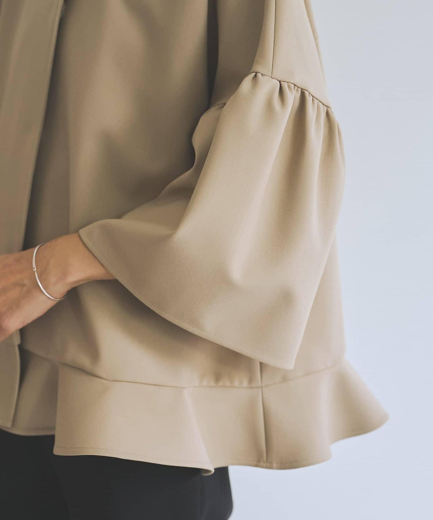 LIVETART 下襬荷葉邊夾克