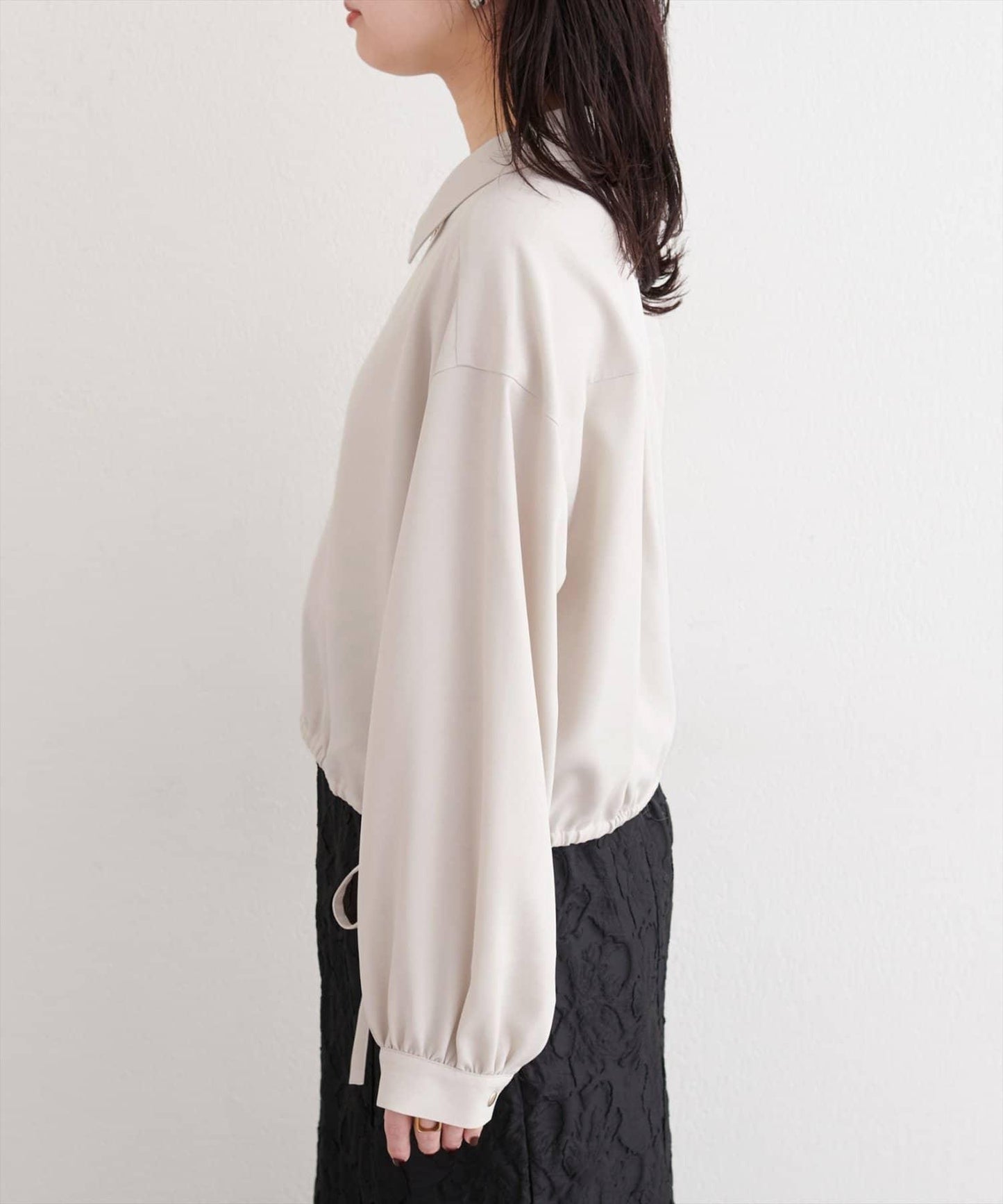 下襬抽繩短外套