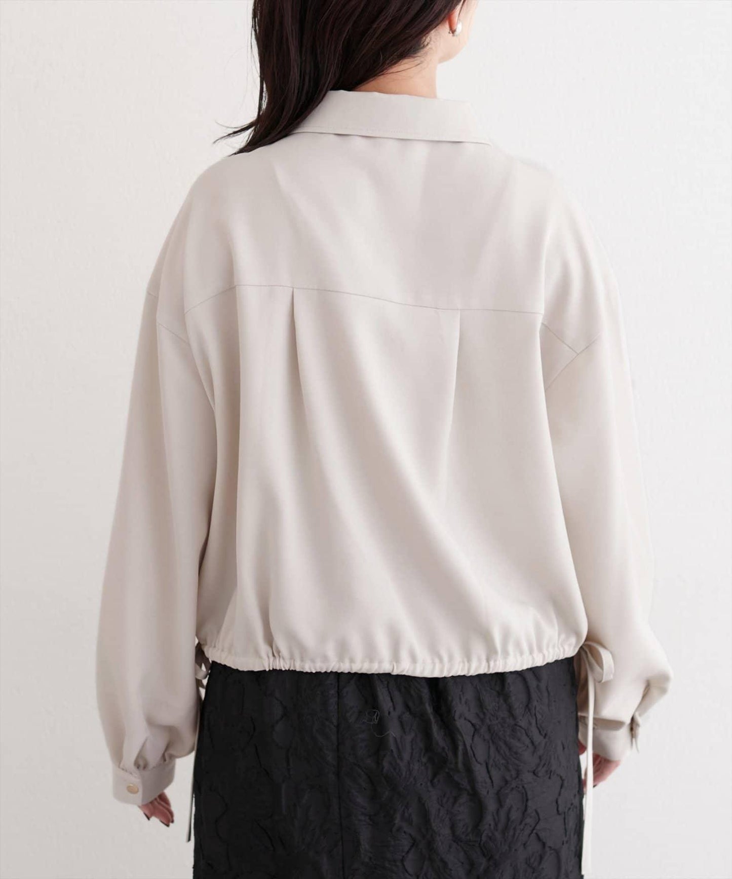 下襬抽繩短外套