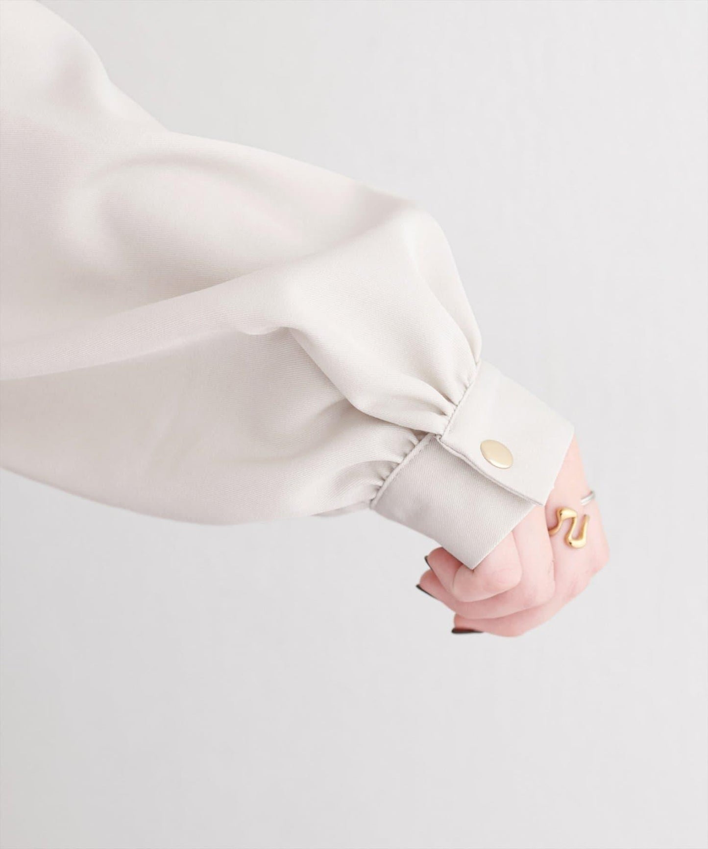 下襬抽繩短外套