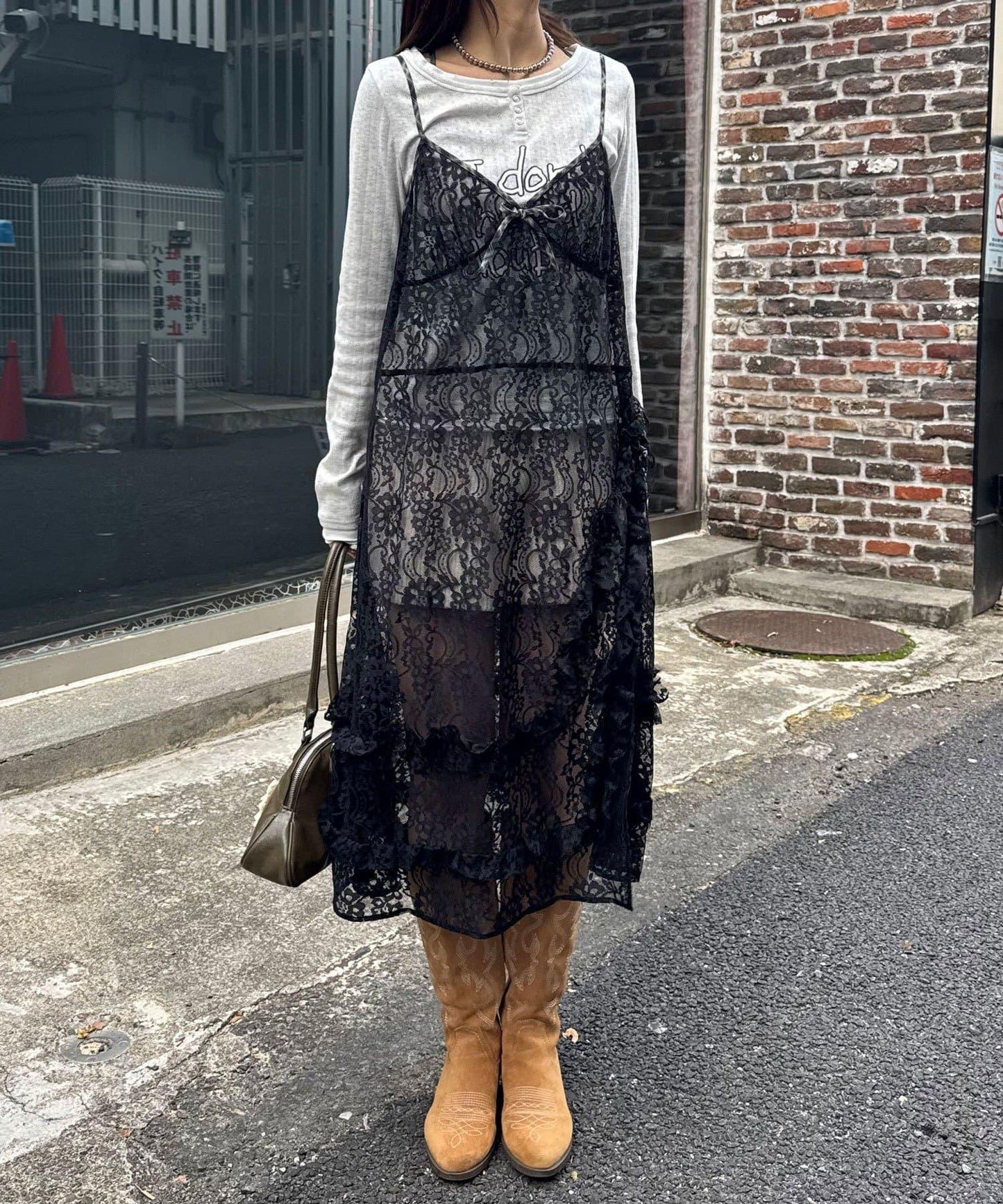 格紋滾邊蕾絲吊帶連衣裙