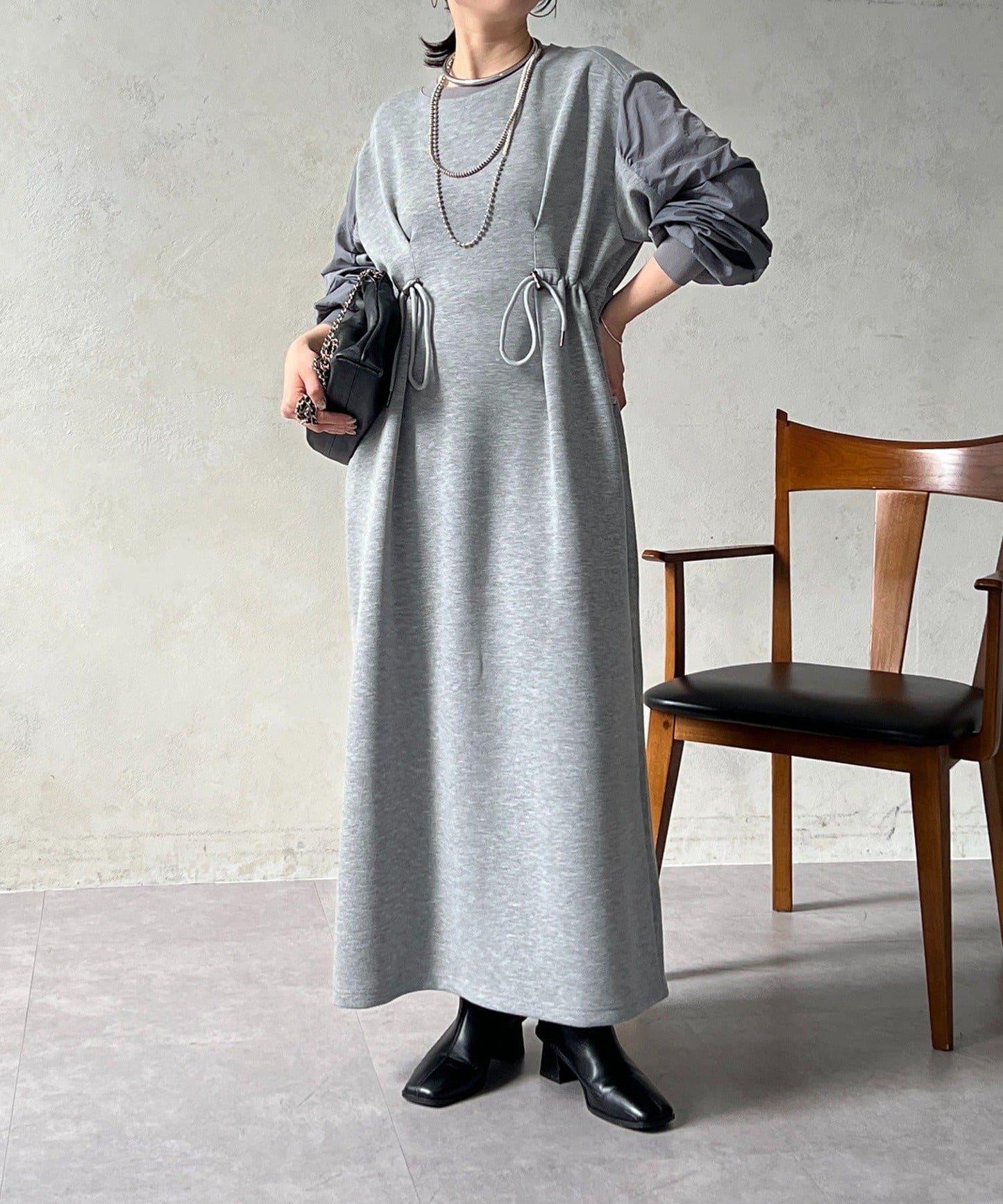 抽繩褶皺連衣裙