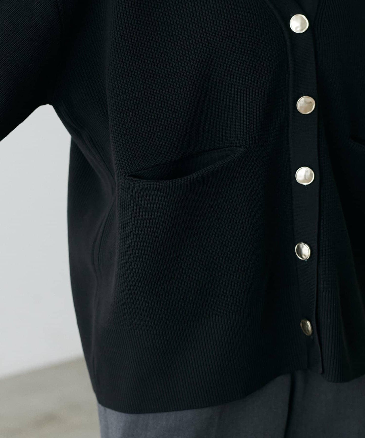 拼色金色紐釦針織開衫