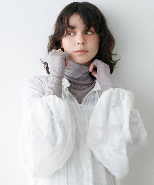 乳木果油加工 輕薄透感 高領設計 套頭衫