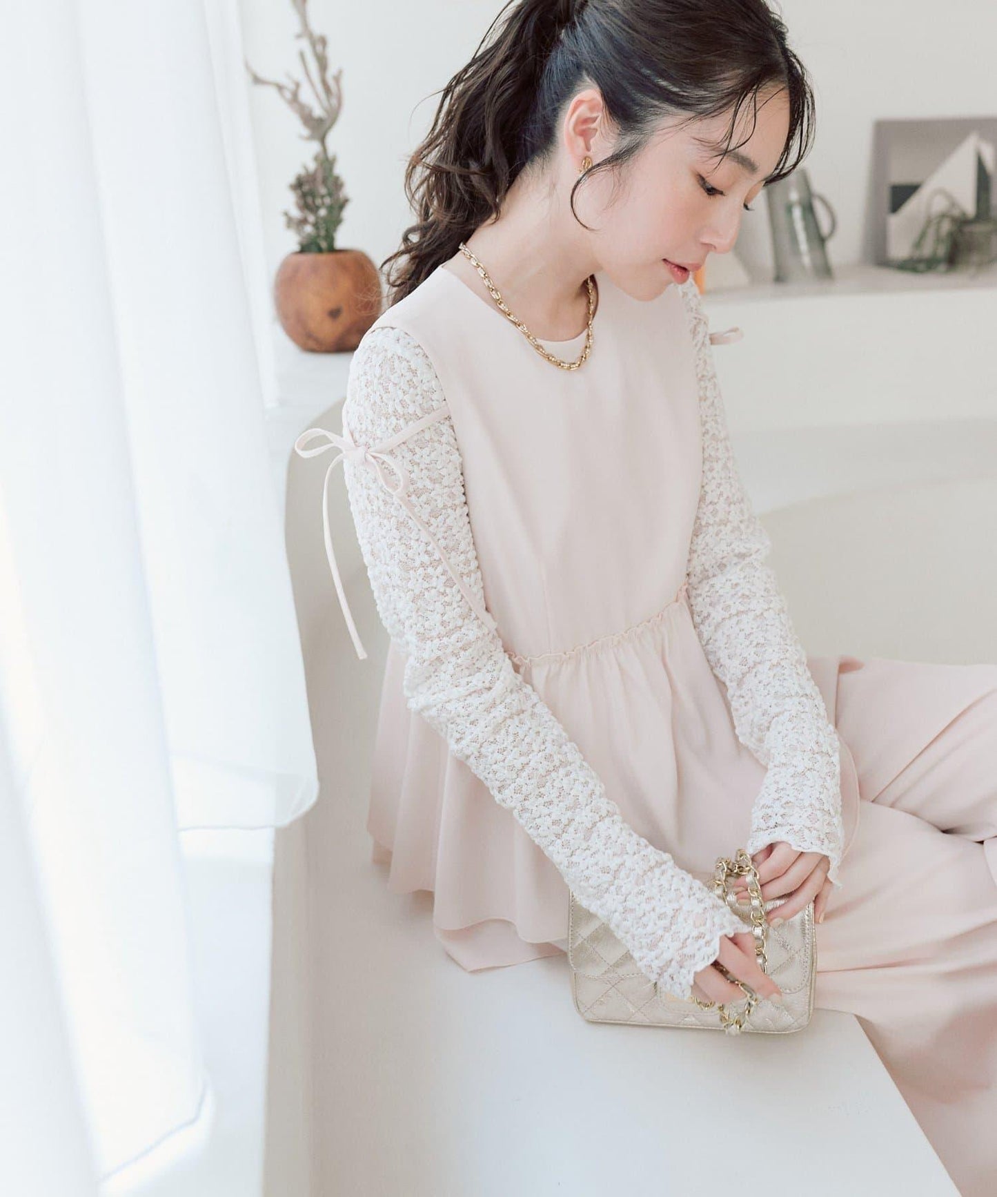 不對稱荷葉邊襯衫