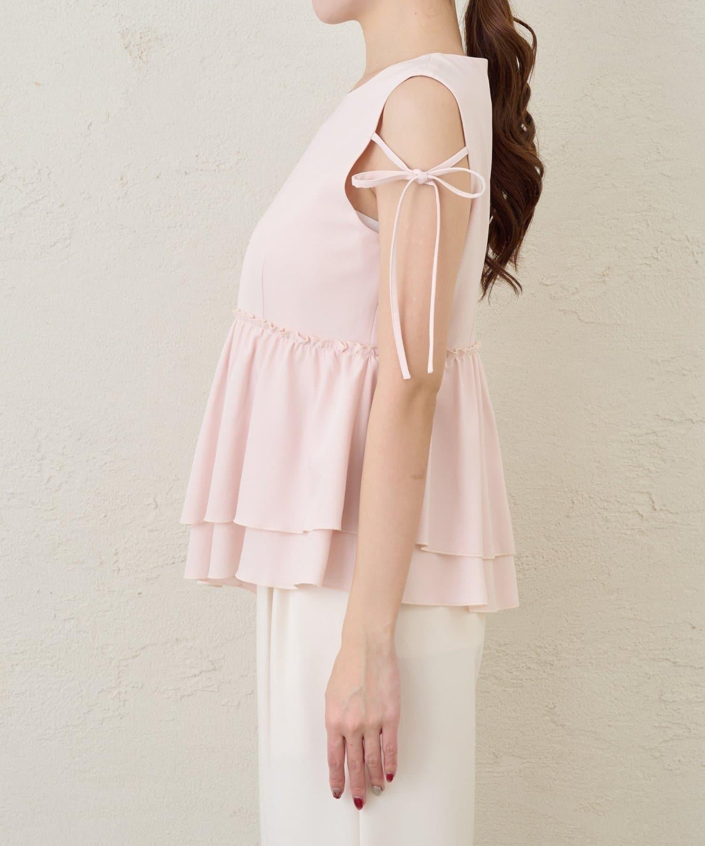 不對稱荷葉邊襯衫