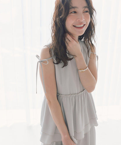 不對稱荷葉邊襯衫