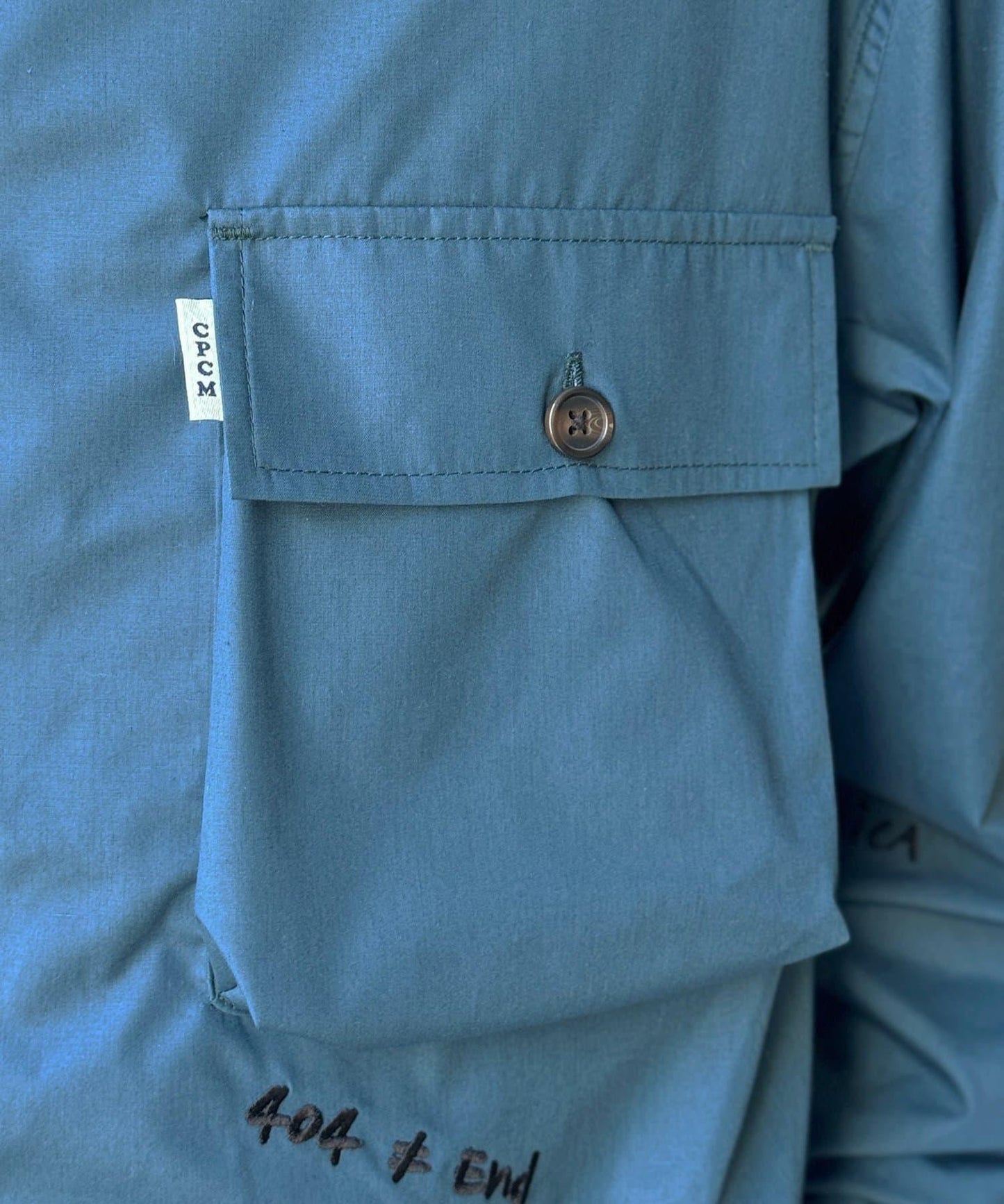 塗鴉刺繡圖案襯衫